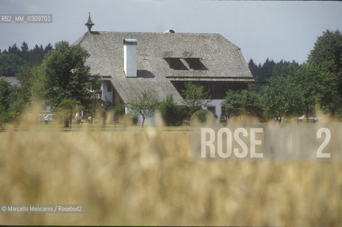 Anif, near Salzburg, July 1989. The house of conductor Herbert von Karajan a few days after his death / Anif, vicino a Salisburgo, luglio 1989. La casa del direttore dorchestra Herbert von Karajan qualche giorno dopo la sua morte - ©Marcello Mencarini/Rosebud2