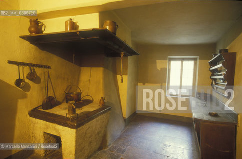 Salzburg, 1989. Mozarts birthplace, interior view / Salisburgo, 1989. Casa natale di Mozart, interno - ©Marcello Mencarini/Rosebud2