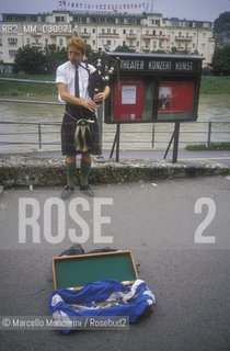 Salzburg, 1989. Street artists / Salisburgo, 1989. Artisti di strada - ©Marcello Mencarini/Rosebud2
