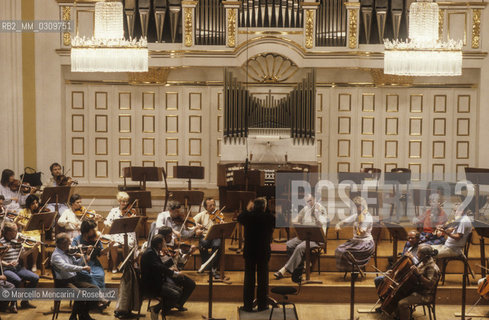 Salzburg, 1989. Mozarteum Great Hall (Grosser Saal) / Salisburgo, 1989. Sala grande del Mozarteum (Grosser Saal)) - ©Marcello Mencarini/Rosebud2