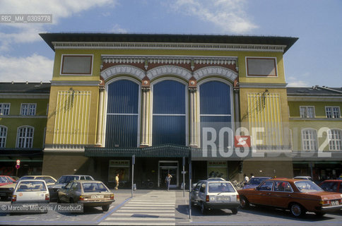 Salzburg train station (1989) / Stazione ferroviaria di Salisburgo (1989) - ©Marcello Mencarini/Rosebud2
