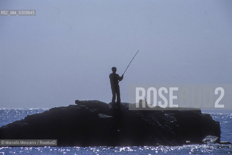 SARK ISLAND. Fisherman / ISOLA DI SARK. Pescatore - ©Marcello Mencarini/Rosebud2