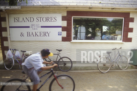 ISOLA DI SARK, lemporio dellisola / SARK ISLAND, the island stores - ©Marcello Mencarini/Rosebud2