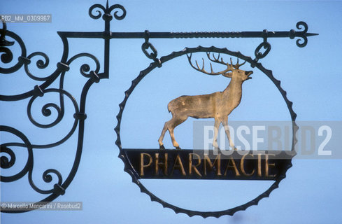 STRASBOURG, Sign of the Deer Pharmacy (pharmacie du Cerf) / STRASBURGO, Insegna della farmacia del cervo (pharmacie du Cerf) - ©Marcello Mencarini/Rosebud2