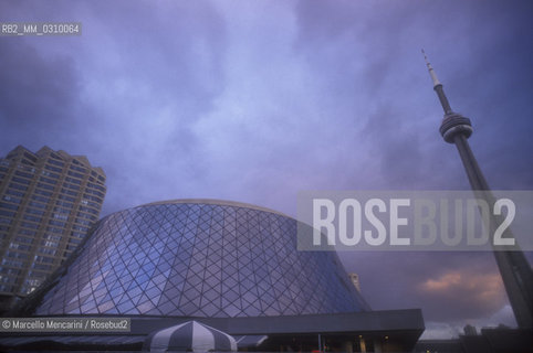 TORONTO, Roy Thompson Hall and CN Tower / TORONTO, Roy Thompson Hall e Torre CN - ©Marcello Mencarini/Rosebud2