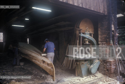 Venice, about 1990. A squero, or gondola yard / Venezia, 1990 circa. Uno squero, cantiere dove si costruiscono le gondole - Marcello Mencarini
 ©Marcello Mencarini/Rosebud2