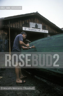 Venice, about 1990. A squero, or gondola yard / Venezia, 1990 circa. Uno squero, cantiere dove si costruiscono le gondole - Marcello Mencarini
 ©Marcello Mencarini/Rosebud2