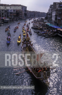 Venice, about 1990. Historical regatta along the Grand Canal / Venezia, 1990 circa. Regata storica sul Canal Grande - ©Marcello Mencarini/Rosebud2