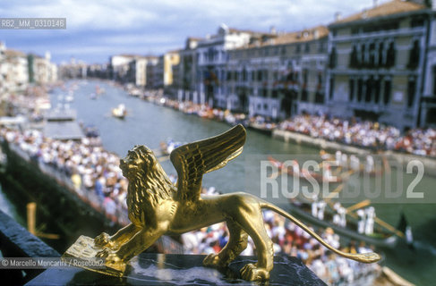 Venice, about 1990. The Golden Lion. It is the highest prize given to a film at the Venice Film Festival / Venezia, 1990 circa. Il Leone doro, il premio dato al miglior film alla Mostra del cinema di Venezia - ©Marcello Mencarini/Rosebud2