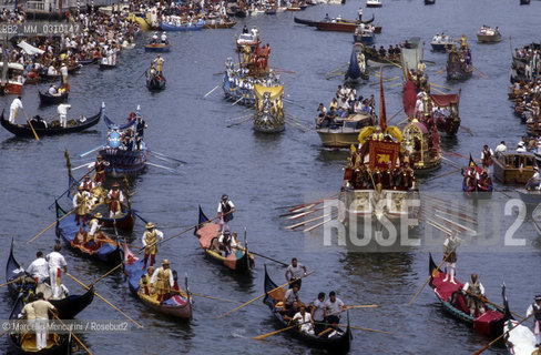 Venice, about 1990. Historical regatta along the Grand Canal / Venezia, 1990 circa. Regata storica sul Canal Grande - ©Marcello Mencarini/Rosebud2