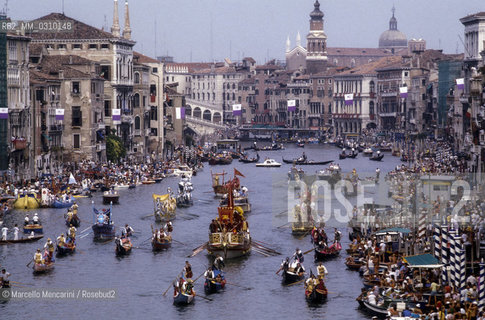 Venice, about 1990. Historical regatta along the Grand Canal / Venezia, 1990 circa. Regata storica sul Canal Grande - ©Marcello Mencarini/Rosebud2