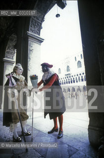 Venice Carnival, about 1990. Masks in St. Marks Square / Carnevale di Venezia, 1990 circa. Maschere in piazza San Marco - ©Marcello Mencarini/Rosebud2