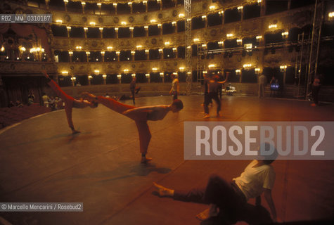 Venice, La Fenice Theater 1995. Rehearsal of the ballet Ocean by choreographer Merce Cunningham. This is the last performance before the fire of the Theatre in January 1996 / Venezia, Teatro La Fenice, 1995. Prove del balletto Ocean del coreografo Merce Cunningham. E lultimo balletto prima dellincendio che distruggerà il teatro nel gennaio 1996 - ©Marcello Mencarini/Rosebud2