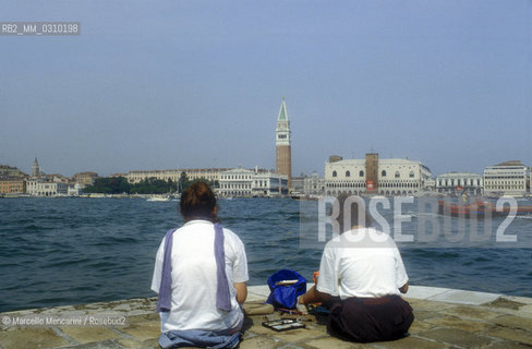Tourists in Venice, (about 1990) / Turisti a Venezia (1990 circa)  - ©Marcello Mencarini/Rosebud2