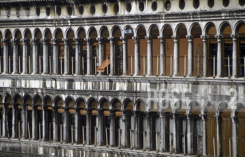 Venice, about 1990. The Procuratie Vecchie in St. Marks Square / Venezia, 1990 circa. Le Procuratie Vecchie in piazza San Marco - ©Marcello Mencarini/Rosebud2