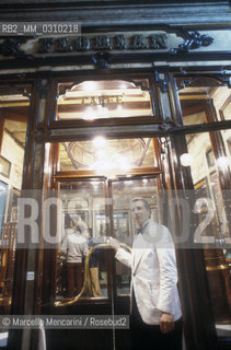 Venice, about 1990. Entrance to Cafe Florian in St. Marks Square / Venezia, 1990 circa. Entrata del Caffè Florian di Piazza San Marco - ©Marcello Mencarini/Rosebud2