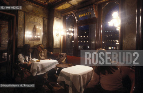 Venice, about 1990. Interior view of the Florian Cafe / Venezia, 1990 circa. Interno del Caffè Florian- ©Marcello Mencarini/Rosebud2