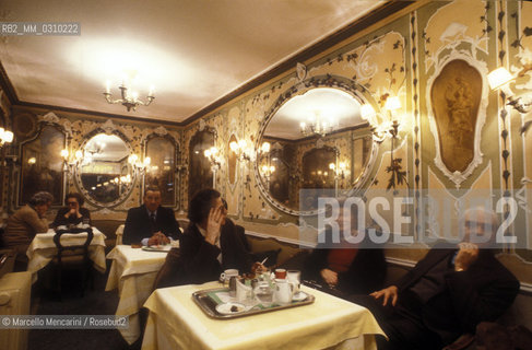 Venice, about 1990. Interior view of the  Quadri Cafe in St. marks Square / Venezia, 1990 circa. Interno del Caffè Quadri in piazza San Marco - ©Marcello Mencarini/Rosebud2
