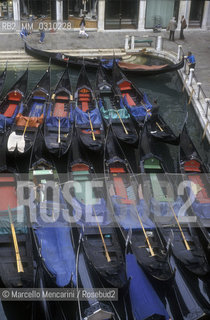 Venice, about 1990. Gondola parking / Venezia, 1990 circa. Parcheggio di gondole - ©Marcello Mencarini/Rosebud2