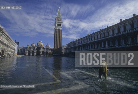 Venice, 1998. High Tide in St. Marks Square / Venezia, 1998. Acqua alta in Piazza San Marco - ©Marcello Mencarini/Rosebud2
