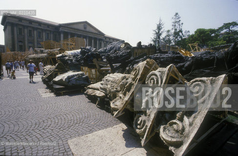 Scenery outside the Verona Arena (about 1985) / Scenografia allesterno dellArena di Verona - ©Marcello Mencarini/Rosebud2