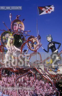 VIAREGGIO CARNIVAL, about 1987. Carnival float by Arnaldo Galli dedicated to porn star Ilona Staller (called Cicciolina) / CARNEVALE DI VIAREGGIO, 1987 circa. Carro allegorico di Arnaldo Galli dedicato alla porno star Ilona Staller (detta Cicciolina) - ©Marcello Mencarini/Rosebud2
