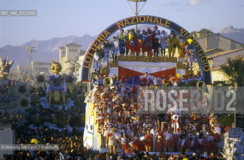 VIAREGGIO CARNIVAL, about 1987. Carnival floats / CARNEVALE DI VIAREGGIO, 1987 circa. Carri allegorici - ©Marcello Mencarini/Rosebud2