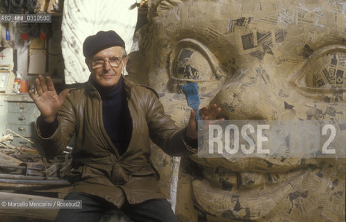 VIAREGGIO CARNIVAL, about 1987.  Carnival float maker Silvano Avanzini / CARNEVALE DI VIAREGGIO, 1987 circa. Silvano Avanzini, costruttore di carri allegorici - ©Marcello Mencarini/Rosebud2