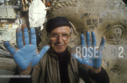 VIAREGGIO CARNIVAL, about 1987.  Carnival float maker Silvano Avanzini / CARNEVALE DI VIAREGGIO, 1987 circa. Silvano Avanzini, costruttore di carri allegorici - ©Marcello Mencarini/Rosebud2