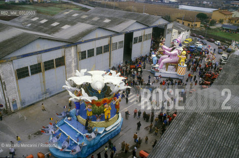 VIAREGGIO CARNIVAL, about 1987. Carnival floats / CARNEVALE DI VIAREGGIO, 1987 circa. Carri allegorici - ©Marcello Mencarini/Rosebud2