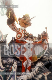 VIAREGGIO CARNIVAL, about 1987. Carnival floats / CARNEVALE DI VIAREGGIO, 1987 circa. Carri allegorici - ©Marcello Mencarini/Rosebud2