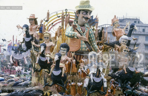 VIAREGGIO CARNIVAL, about 1987. Carnival floats / CARNEVALE DI VIAREGGIO, 1987 circa. Carri allegorici - ©Marcello Mencarini/Rosebud2