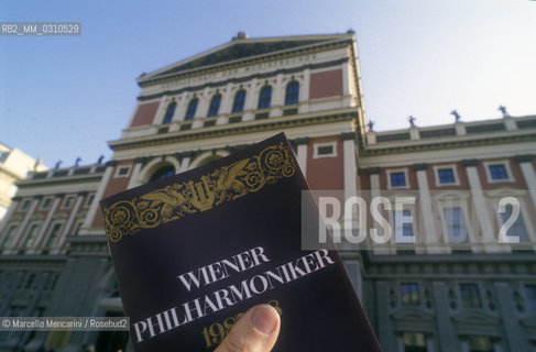 Vienna Musikverein, New Years Eve Concert 1988 conducted by Claudio Abbado / Musikverein di Vienna. Concerto di Capodanno 1988 diretto da Claudio Abbado - ©Marcello Mencarini/Rosebud2