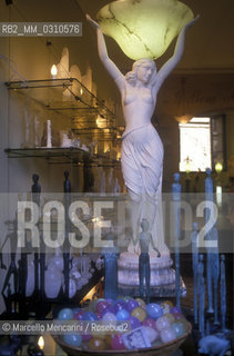 VOLTERRA, Italy. Alabaster sculptures /  VOLTERRA (Pisa). Sculture di alabastro - ©Marcello Mencarini/Rosebud2
