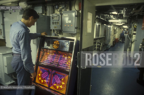La Spezia Military Port. Italian Navy frigate ship ZEFIRO / La Spezia, Porto militare. La nave fregata della Marina italiana ZEFIRO - ©Marcello Mencarini/Rosebud2