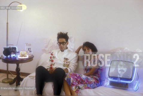 Rome, about 1986. Italian journalist Roberto Dagostino and his wife Tina in their house / Roma, 1986 circa. Il giornalista Roberto Dagostino e sua moglie Tina nella loro casa - ©Marcello Mencarini/Rosebud2