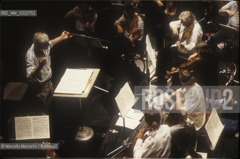The Orchestra of the Eighteenth Century conducted by its founder Frans Brüggen (Rome, about 1990) / LOrchestra del XVIII° secolo diretta dal suo fondatore Frans Brüggen (Roma, 1990 circa) - ©Marcello Mencarini/Rosebud2