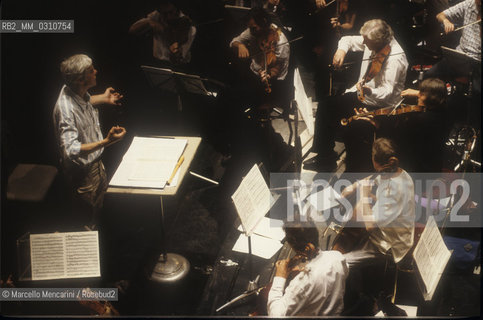 The Orchestra of the Eighteenth Century conducted by its founder Frans Brüggen (Rome, about 1990) / LOrchestra del XVIII° secolo diretta dal suo fondatore Frans Brüggen (Roma, 1990 circa) - ©Marcello Mencarini/Rosebud2