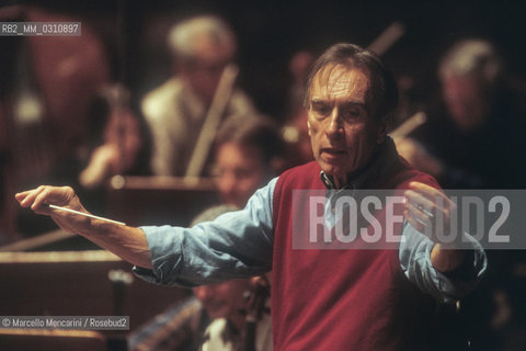 Claudio Abbado during a rehearsal with the Berlin Philharmonic Orchestra at Auditorium Pio XII in Rome, 2001 / Claudio Abbado durante una prova con i Berliner Philharmoniker allAuditorium Pio XII di Roma, 2001 - ©Marcello Mencarini/Rosebud2