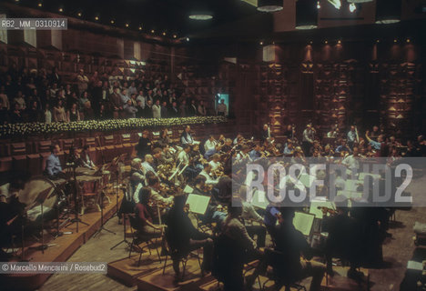 Claudio Abbado during a rehearsal with the Berlin Philharmonic Orchestra at Auditorium Pio XII in Rome, 2001 / Claudio Abbado durante una prova con i Berliner Philharmoniker allAuditorium Pio XII di Roma, 2001 - ©Marcello Mencarini/Rosebud2