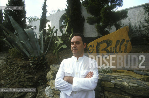 Spanish chef Ferran Adrià in his restaurant El Bulli at Cala Montjoi in Roses, Girona (September 1999) / Lo chef spagnolo Ferran Adrià nel suo ristorante El Bulli nella baia di Cala Montjoi a Roses, Girona (Settembre 1999) - ©Marcello Mencarini/Rosebud2