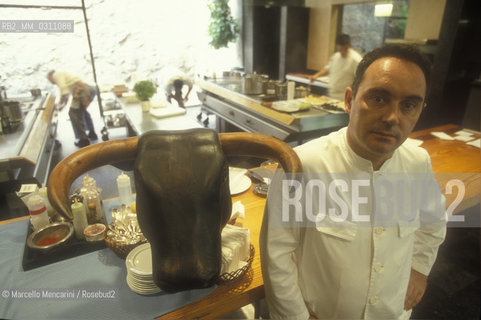 Spanish chef Ferran Adrià in his restaurant El Bulli at Cala Montjoi in Roses, Girona (September 1999) / Lo chef spagnolo Ferran Adrià nel suo ristorante El Bulli nella baia di Cala Montjoi a Roses, Girona (Settembre 1999) - ©Marcello Mencarini/Rosebud2