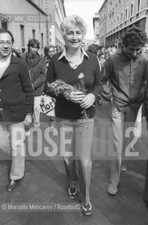 Italian politician Susanna Agnelli attending a march for peace in Rome, 1980 / Susanna Agnelli partecipa a una marcia per la pace, Roma 1980 - ©Marcello Mencarini/Rosebud2