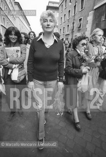 Italian politician Susanna Agnelli attending a march for peace in Rome, 1980 / Susanna Agnelli partecipa a una marcia per la pace, Roma 1980 - ©Marcello Mencarini/Rosebud2