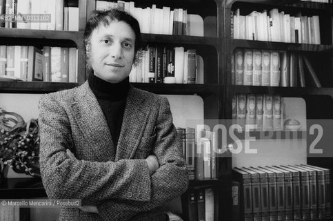 Italian sociologist Francesco Alberoni in his home in Milan, 1980 / Il sociologo Francesco Alberoni nella sua casa. Milano,1980 - ©Marcello Mencarini/Rosebud2