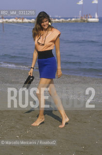 Venice Lido, Venice Film Festival 1988. Fashion model Carol Alt, starring of the movie Treno di panna (The Cream Train) written and directed by Andrea De Carlo and presented in the Nuovi Orizzonti section / Lido di Venezia, Mostra del Cinema di Venezia 1988. La modella Carol Alt, protagonista del film Treno di panna, scritto e diretto da Andrea De Carlo e presentato nella sezione Nuovi Orizzonti - ©Marcello Mencarini/Rosebud2