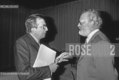 Rome, about 1980. Italian politician leader of Christian Democracy Party Giulio Andreotti and journalist Eugenio Scalfari / Roma, 1980 circa. Il politico democristiano Giulio Andreotti con il giornalista Eugenio Scalfari - ©Marcello Mencarini/Rosebud2