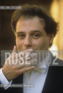 Greek conductor Siros Argiris (1989) / Il direttore dorchestra Spiros Argiris (1989) - ©Marcello Mencarini/Rosebud2