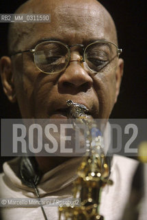 Milan, Manzoni Theater, January 19, 2002. Joseph Jarman performing with Art Ensemble of Chicago / Milano, 19 gennaio 2002. Joseph Jarman in concerto con lArt Ensemble of Chicago - ©Marcello Mencarini/Rosebud2