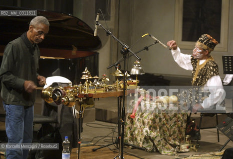 Milan, Manzoni Theater, January 19, 2002. Roscoe Mitchell and Malachi Favors Maghostu performing with Art Ensemble in Chicago / Milano, 19 gennaio 2002. Roscoe Mitchell e Malachi Favors Maghostu in concerto con lArt Ensemble of Chicago - ©Marcello Mencarini/Rosebud2